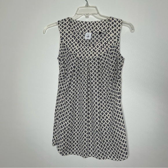 CAbi Tops - Cabi Black and White Geometric Sleeveless Top Size Small